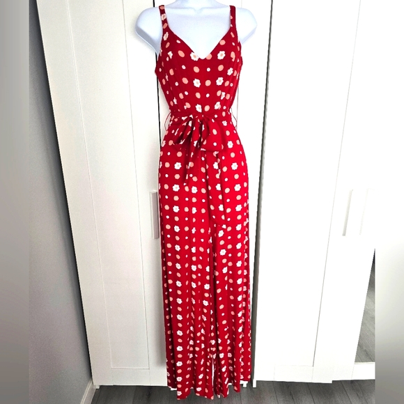 NWOT Rare Collectif Bright & Beautiful Jayleen Jumpsuit in Red Floral Dots - Picture 2 of 12